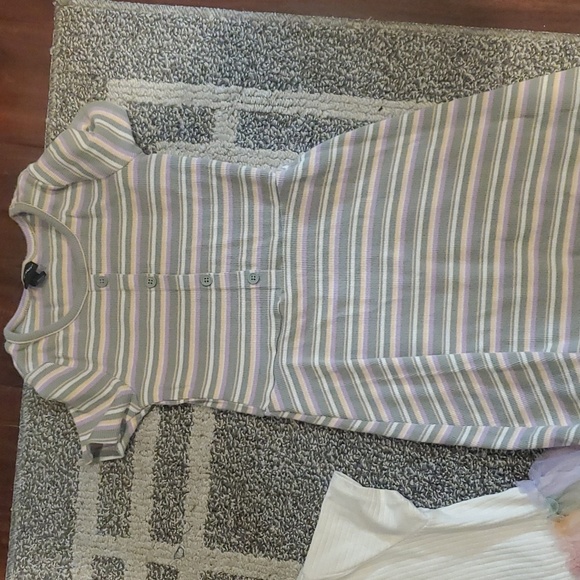 2 Girl dresses - Picture 5 of 7